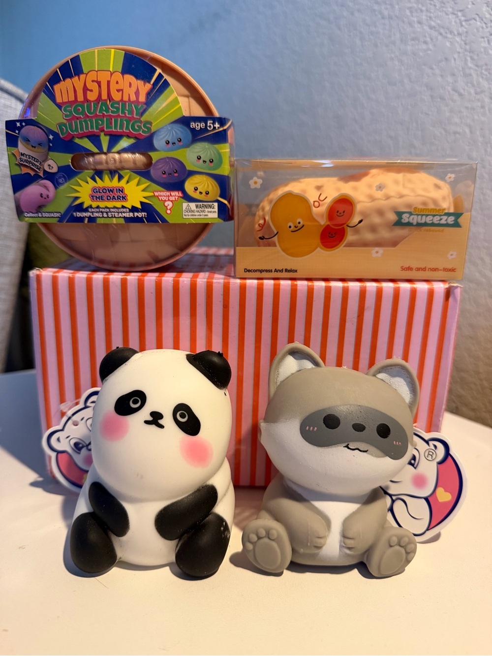 🌟”Glow in the Dark” Mystery Dumplings!Panda & Raccoon Squeezy!
🥜Crunchy Peanut🥜